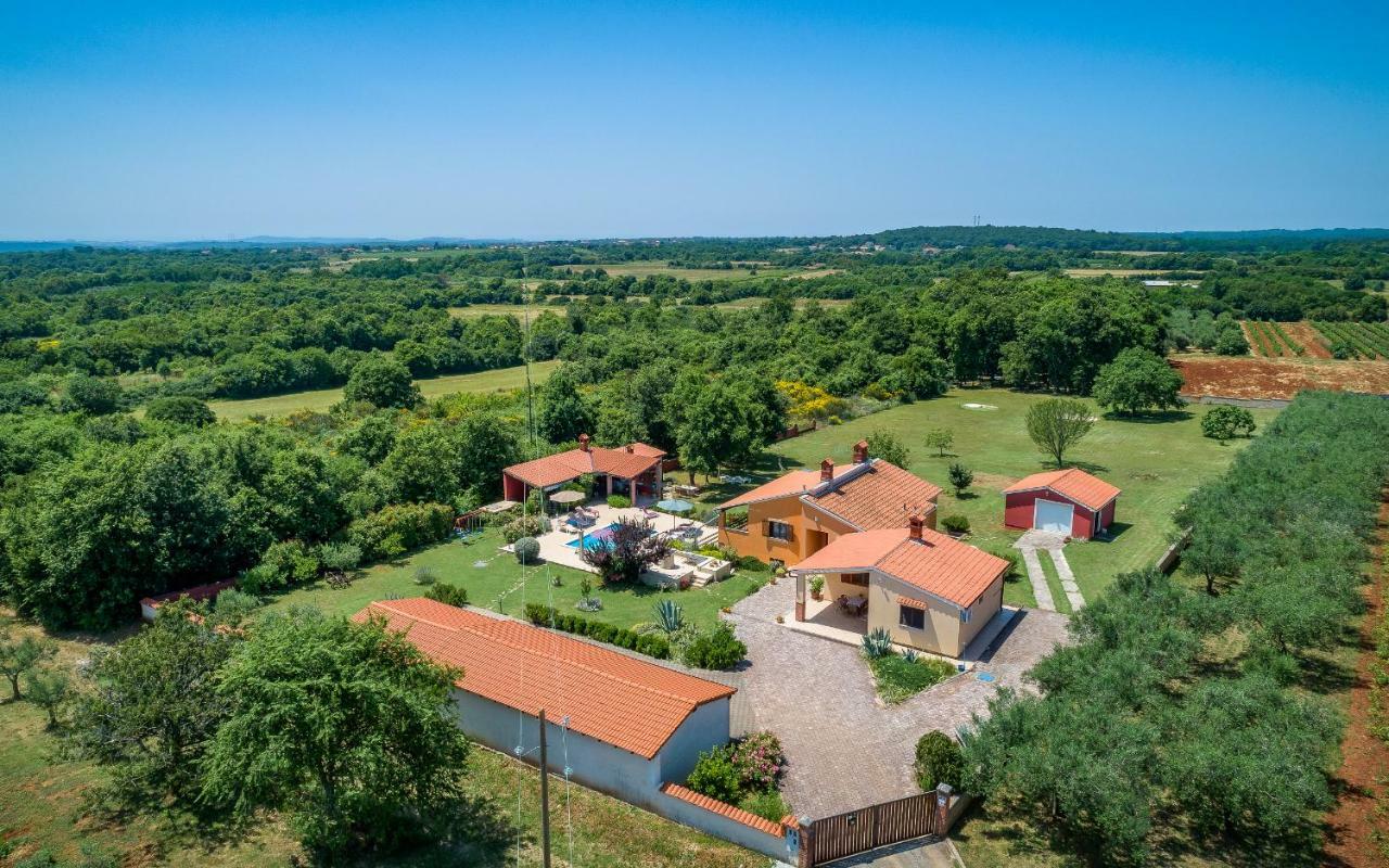 Вилла Hacienda Rosemary Muntic Экстерьер фото