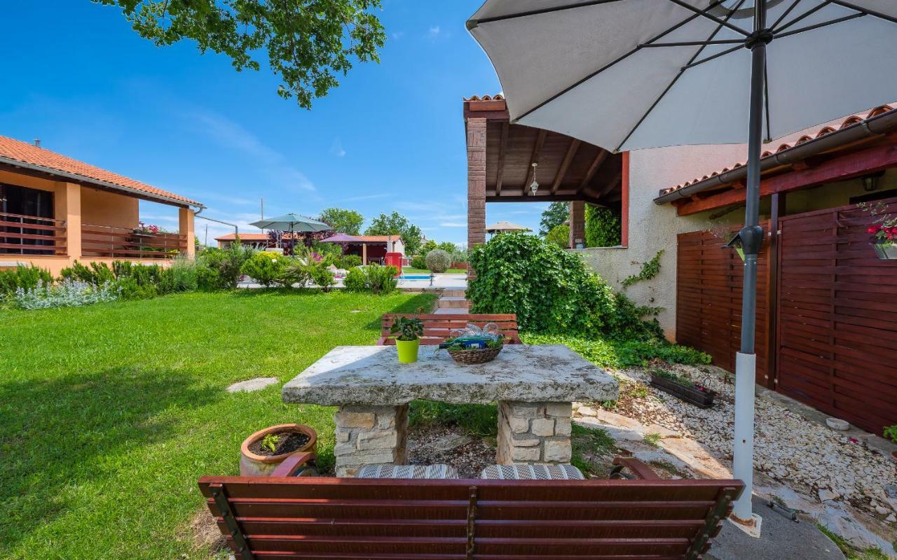 Вилла Hacienda Rosemary Muntic Экстерьер фото